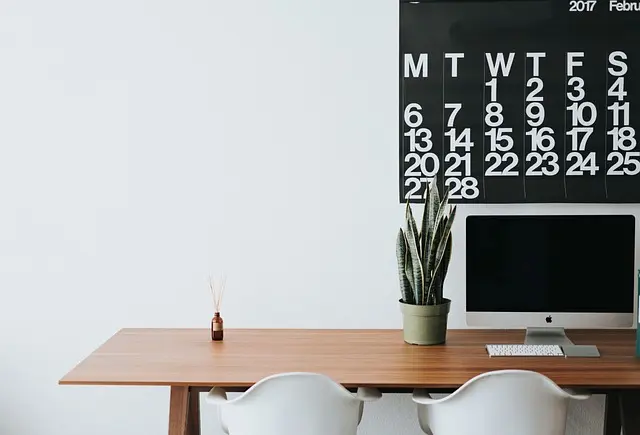 10 Fournitures Essentielles pour un Bureau Efficace