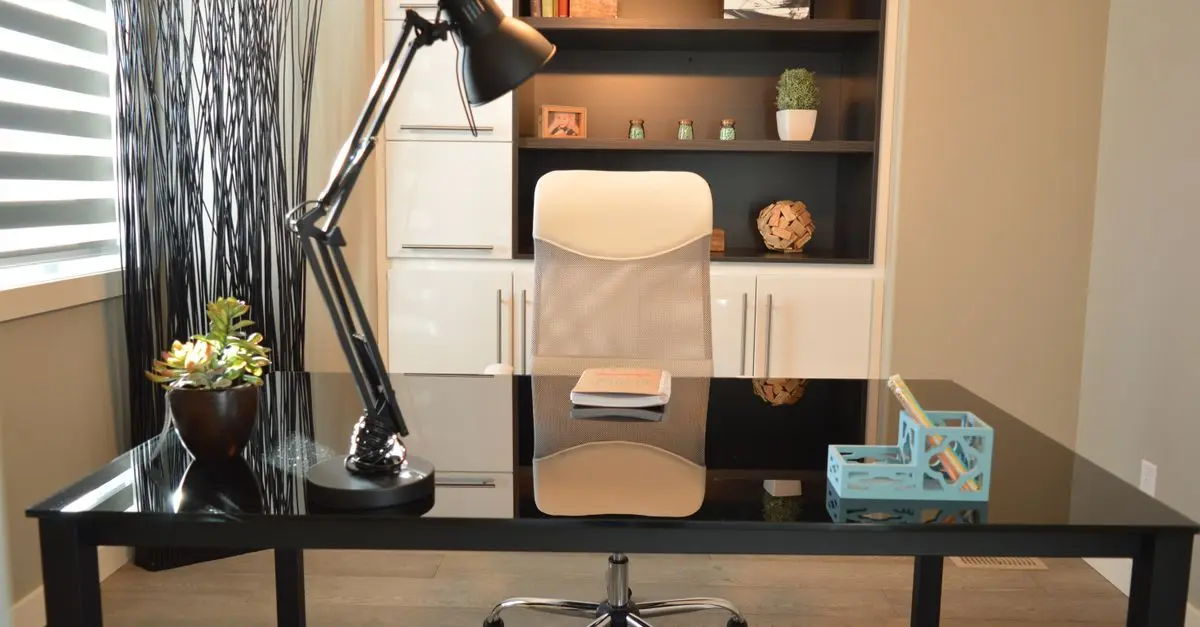 Les fournitures essentielles pour un bureau créatif