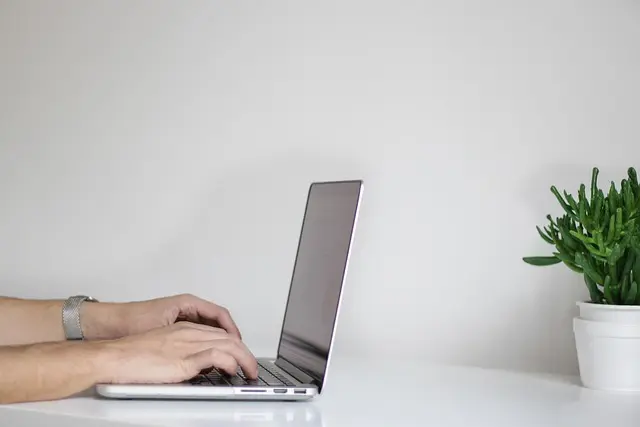 Comment bien organiser vos fournitures pour maximiser l'espace