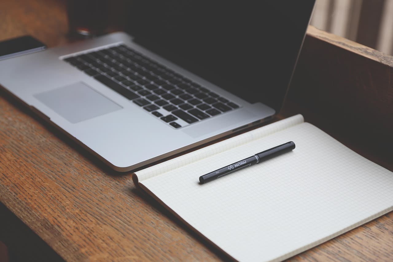 Comment bien choisir vos fournitures de bureau ergonomiques
